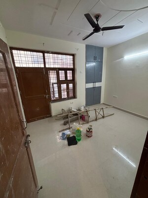 Room in 2 BHK Builder Floor at Sector 23 – for Rent