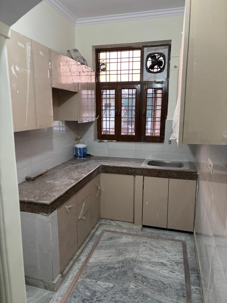 Kitchen, sector 23 2 Bedroom 1200 Sq.Ft. Builder Floor In Sector 23 Gurgaon 9631560