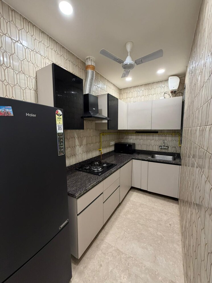 Kitchen, lajpat nagar 2 Bedroom 900 Sq.Ft. Builder Floor In Lajpat Nagar Delhi 9631578