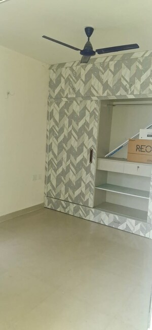 2 BHK Apartment For Rent in Zara Rossa, Sector 112