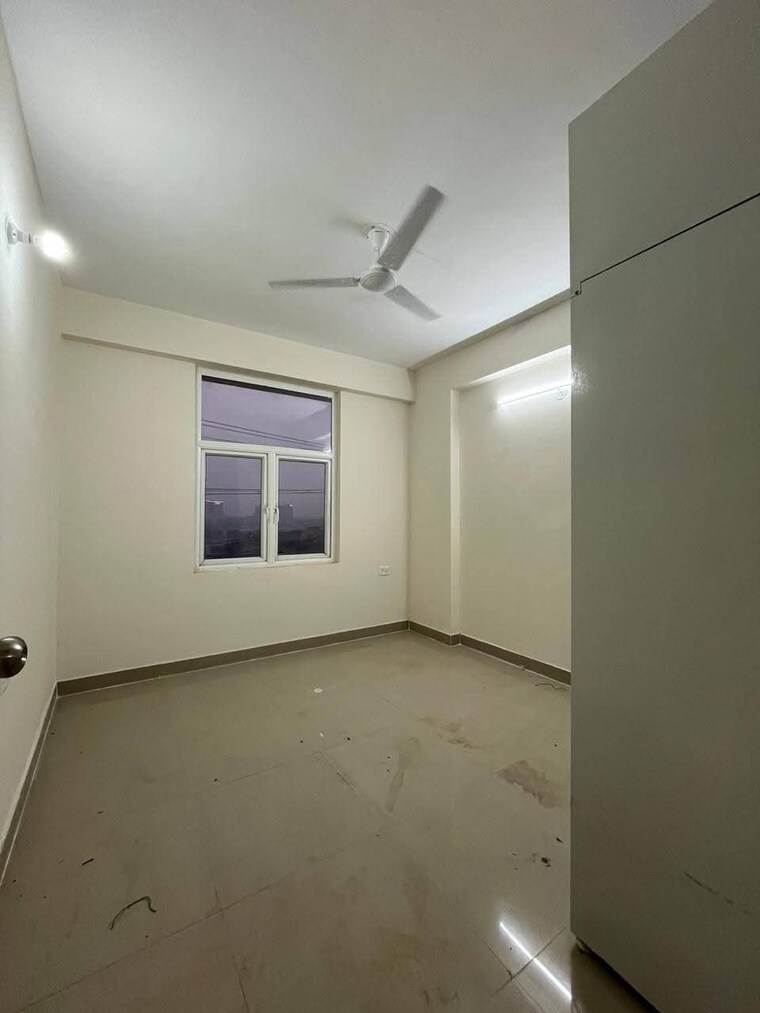 Room, zara-rossa 2 Bedroom 900 Sq.Ft. Apartment In Sector 112 Gurgaon 9631615