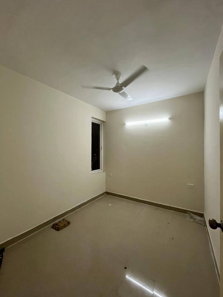 Room, zara-rossa 2 Bedroom 900 Sq.Ft. Apartment In Sector 112 Gurgaon 9631615