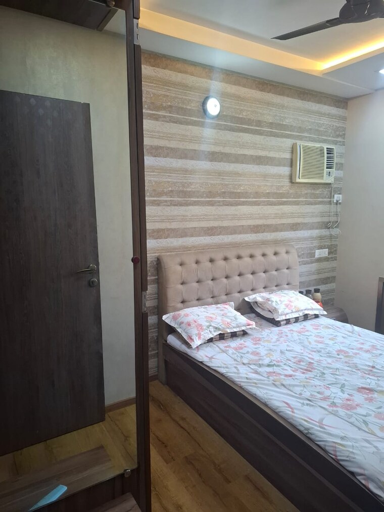 Bedroom, courtyard-by-narang-realty-and-the-wadhwa-group 4 Bedroom 1400 Sq.Ft. Apartment In Pokhran Road No Two Thane 9631590