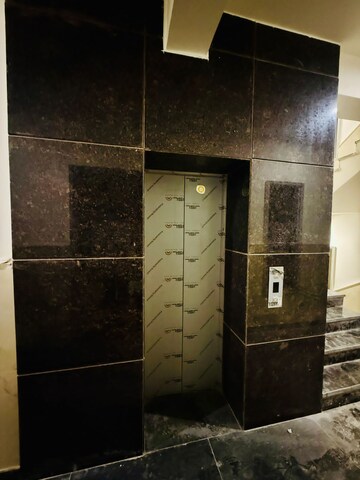 Master Bedroom in 1 RK Builder Floor at Ardee Mall, Sector 52 – for Rent