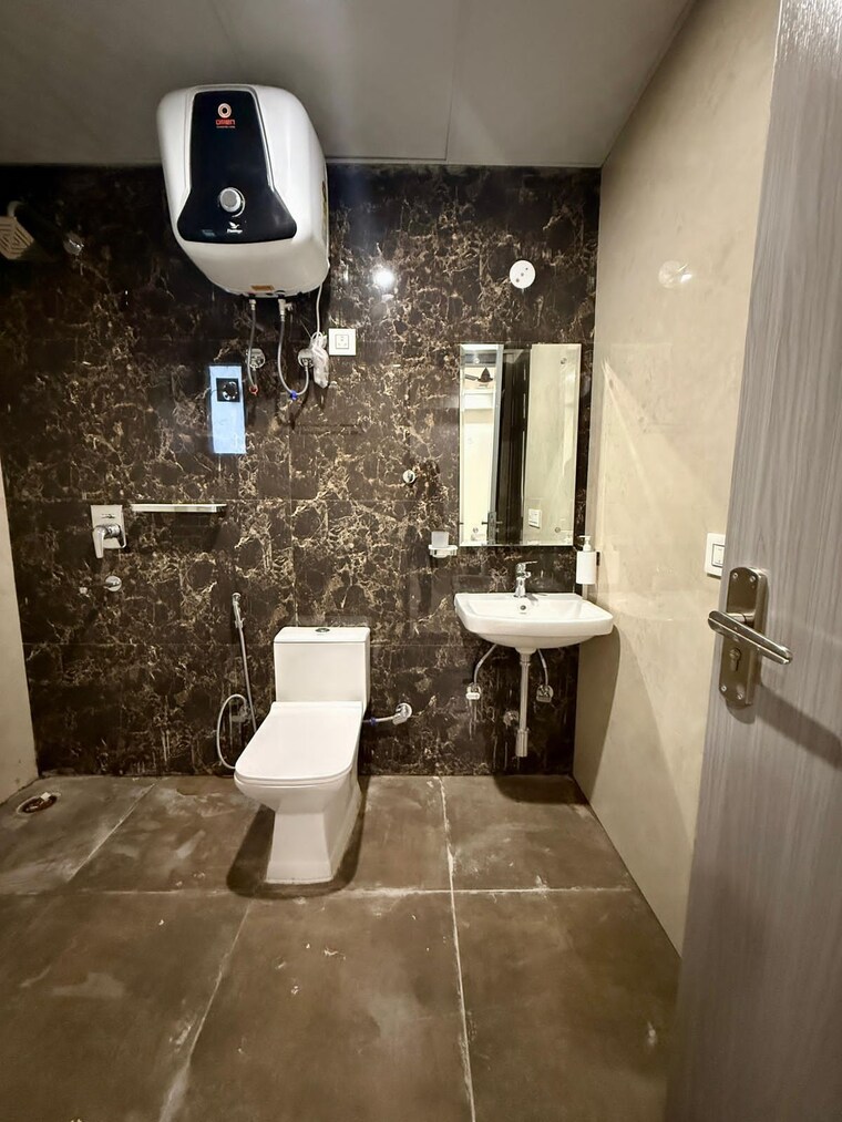 Bathroom, ardee-mall 1 RK 360 Sq.Ft. Builder Floor In Sector 52 Gurgaon 9631593
