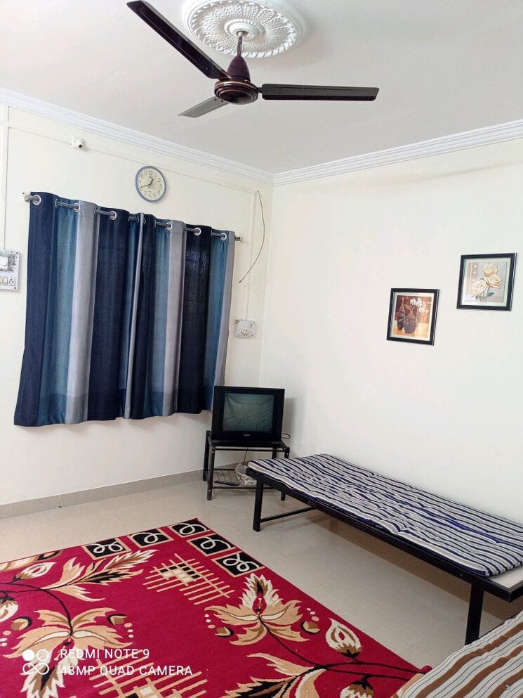 Bedroom, shree-niwas-chs-sanghavi 1 RK 400 Sq.Ft. Apartment In New Sanghavi Pune 9631601
