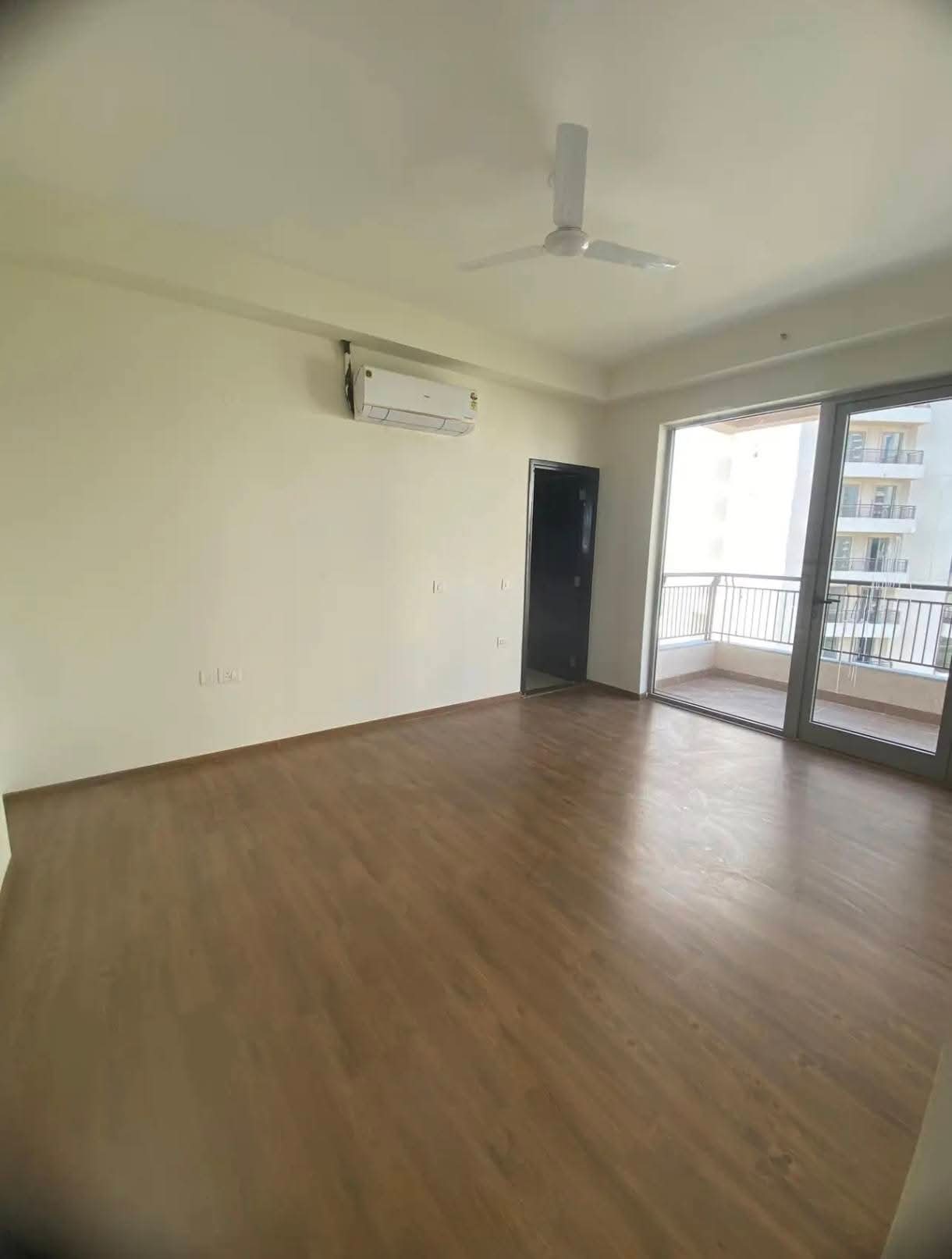 3 BHK + Servant Room 2002 Sq.Ft. Apartment in Godrej Meridien