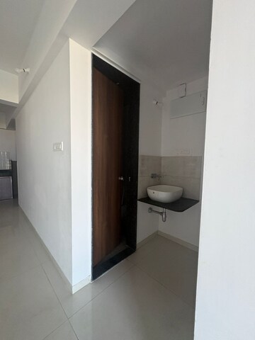 Room in 2 BHK Apartment at Bhaktamar Residency, Wadgaon Sheri – for Rent