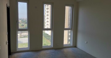 Room in 3 BHK Apartment at Experion Windchants, Sector 112 – for Rent