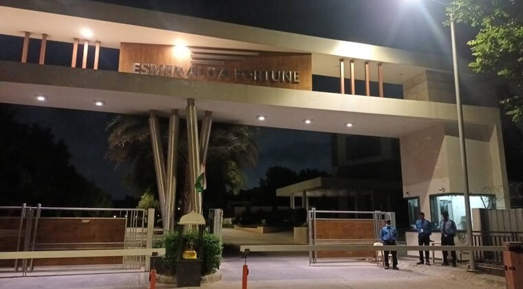 Exterior View, sri-sreenivasa-esmeralda-fortune 5 Bedroom 5800 Sq.Ft. Apartment In Kondapur Hyderabad 9631669