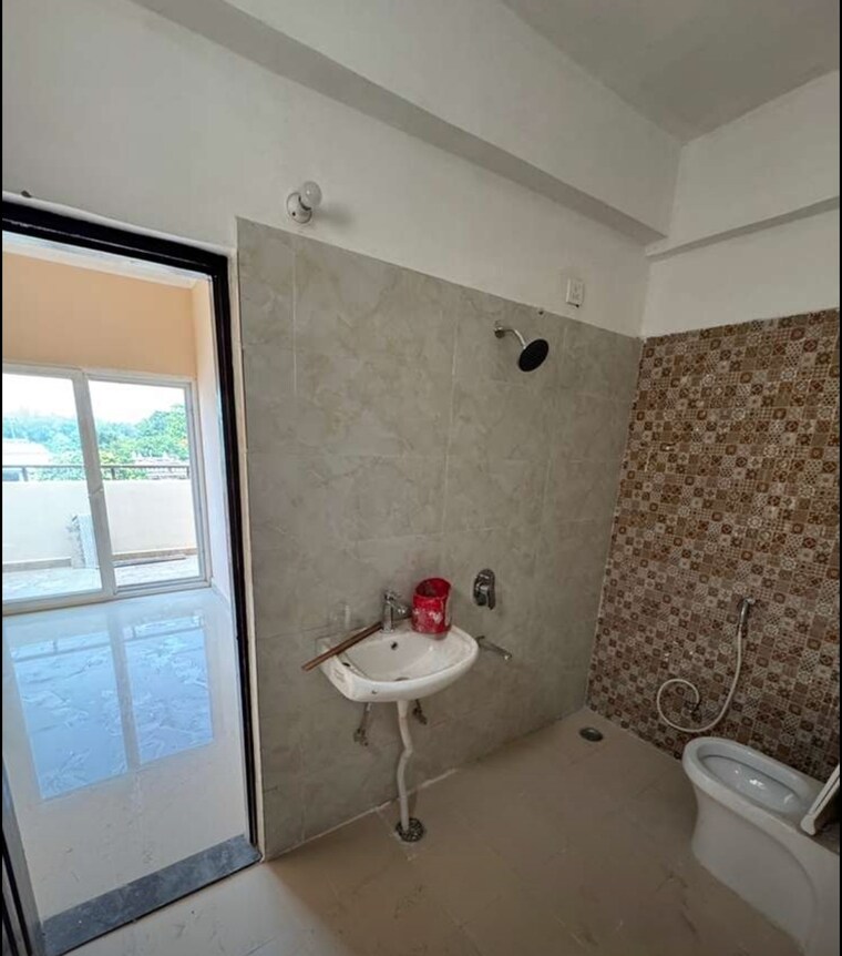 Bathroom, lalbagh 3 Bedroom 1350 Sq.Ft. Apartment In Lalbagh Lucknow 9631723