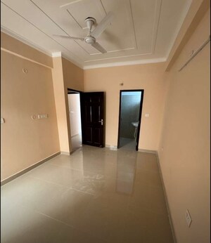 Room in 3 BHK Apartment at Lalbagh – for Rent