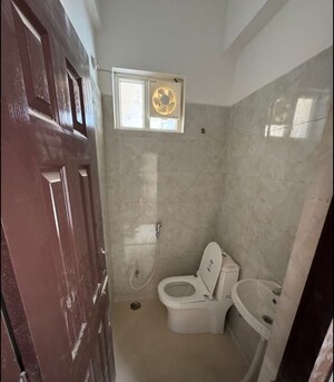 Bathroom in 3 BHK Apartment at Lalbagh – for Rent
