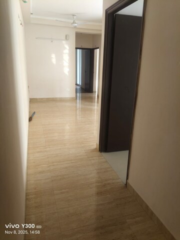 Room in 2 BHK Apartment at JM Florence, Tech Zone 4 Greater Noida – for Rent