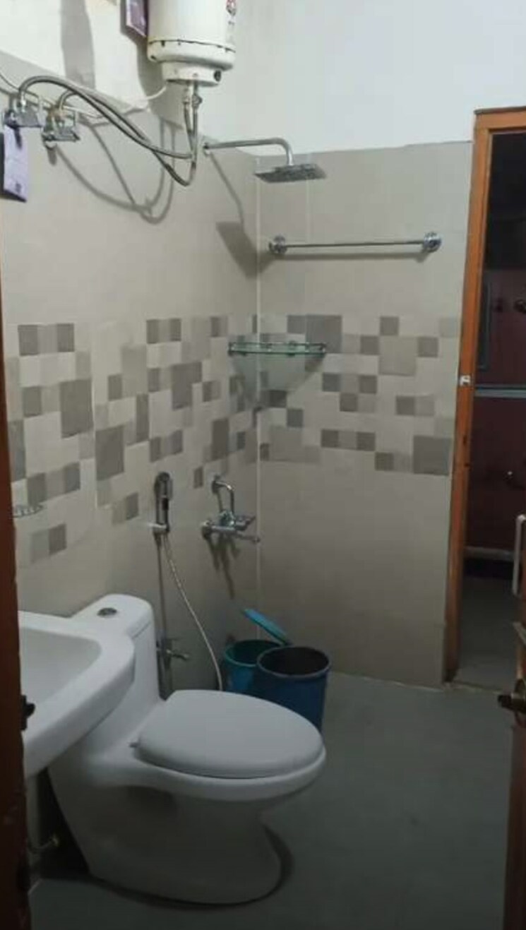 Bathroom, gomti nagar 3 Bedroom 1200 Sq.Ft. Apartment In Gomti Nagar Lucknow 9631743