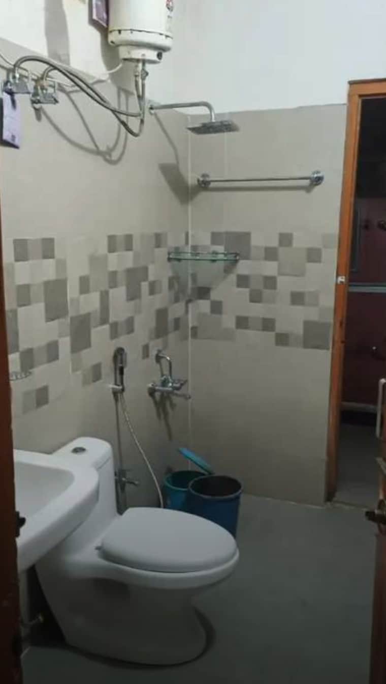 Bathroom, gomti nagar 3 Bedroom 1200 Sq.Ft. Apartment In Gomti Nagar Lucknow 9631743