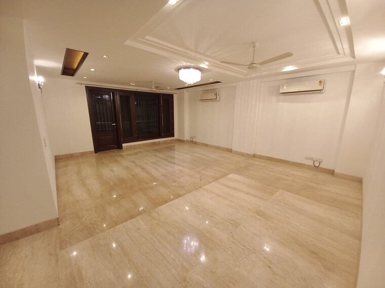 Room, veera-safdarjung-enclave 4 Bedroom 3000 Sq.Ft. Apartment In Safdarjung Enclave Delhi 9631826