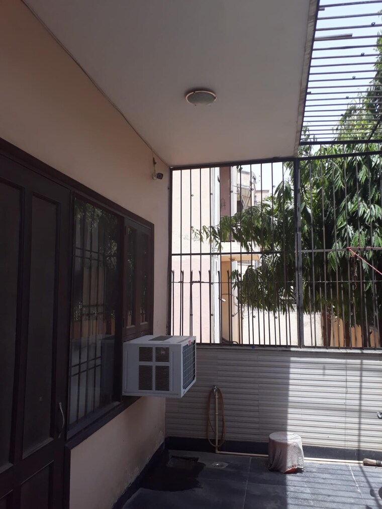 Balcony, unitech-arcadia 3 Bedroom 1850 Sq.Ft. Builder Floor In South City 2 Gurgaon 9631833