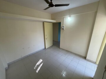 Room in 2 BHK Apartment at Anand Park Aundh, Aundh – for Rent