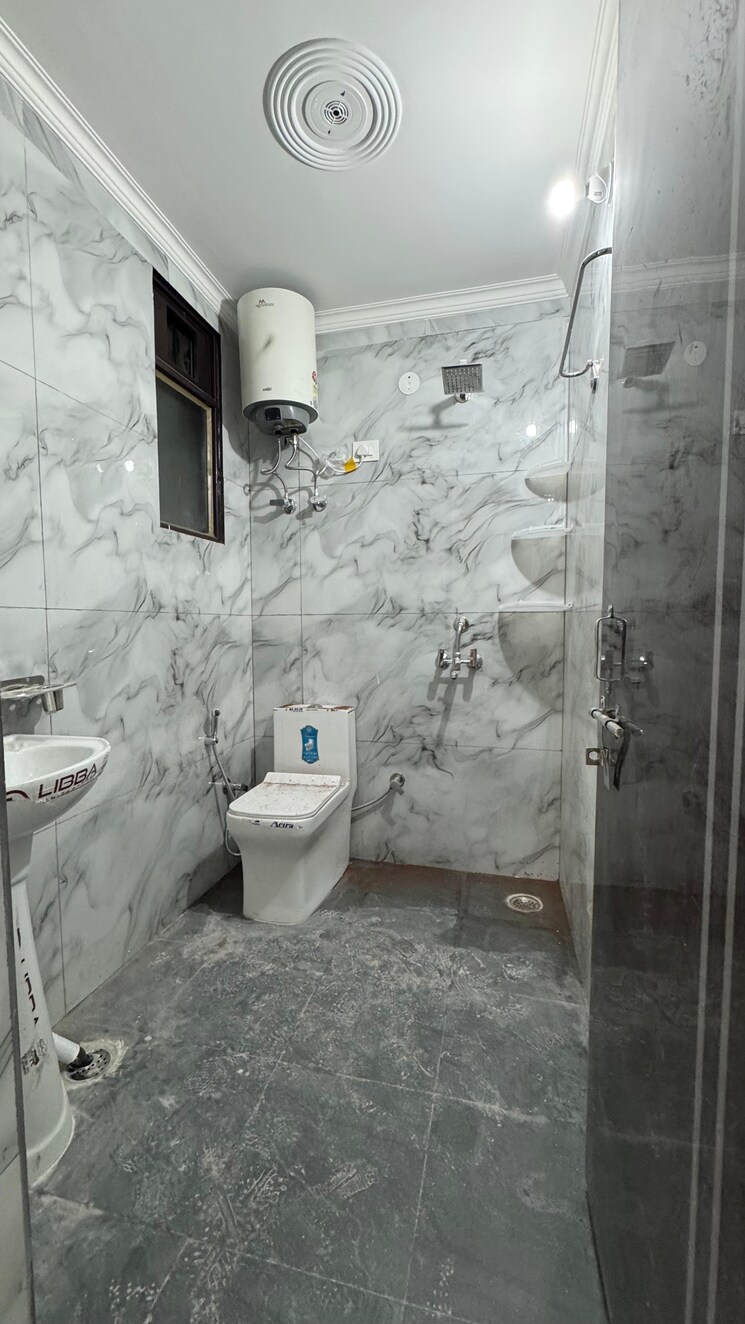 Bathroom, chattarpur 1 Bedroom 450 Sq.Ft. Builder Floor In Chattarpur Delhi 9631839