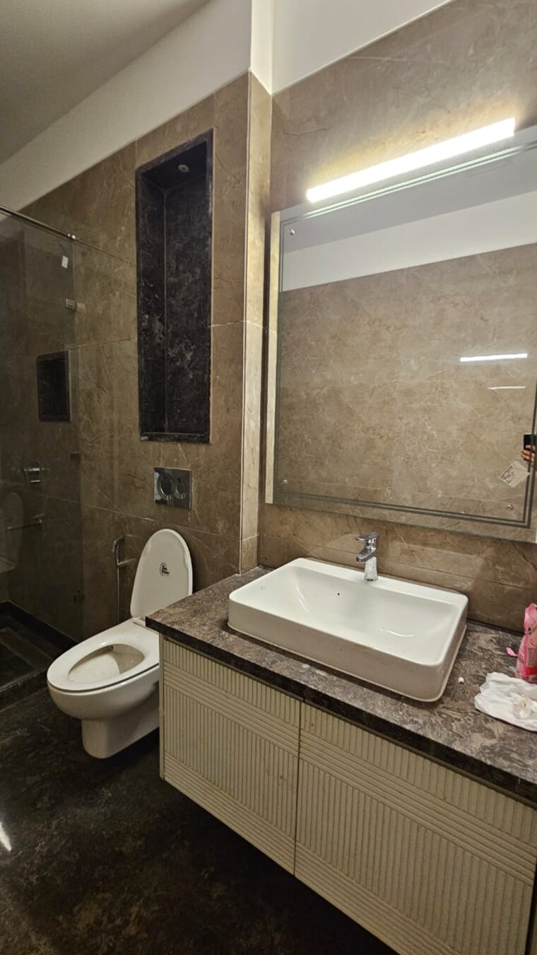 Bathroom, green park extension 4 Bedroom 3600 Sq.Ft. Apartment In Green Park Extension Delhi 9631841