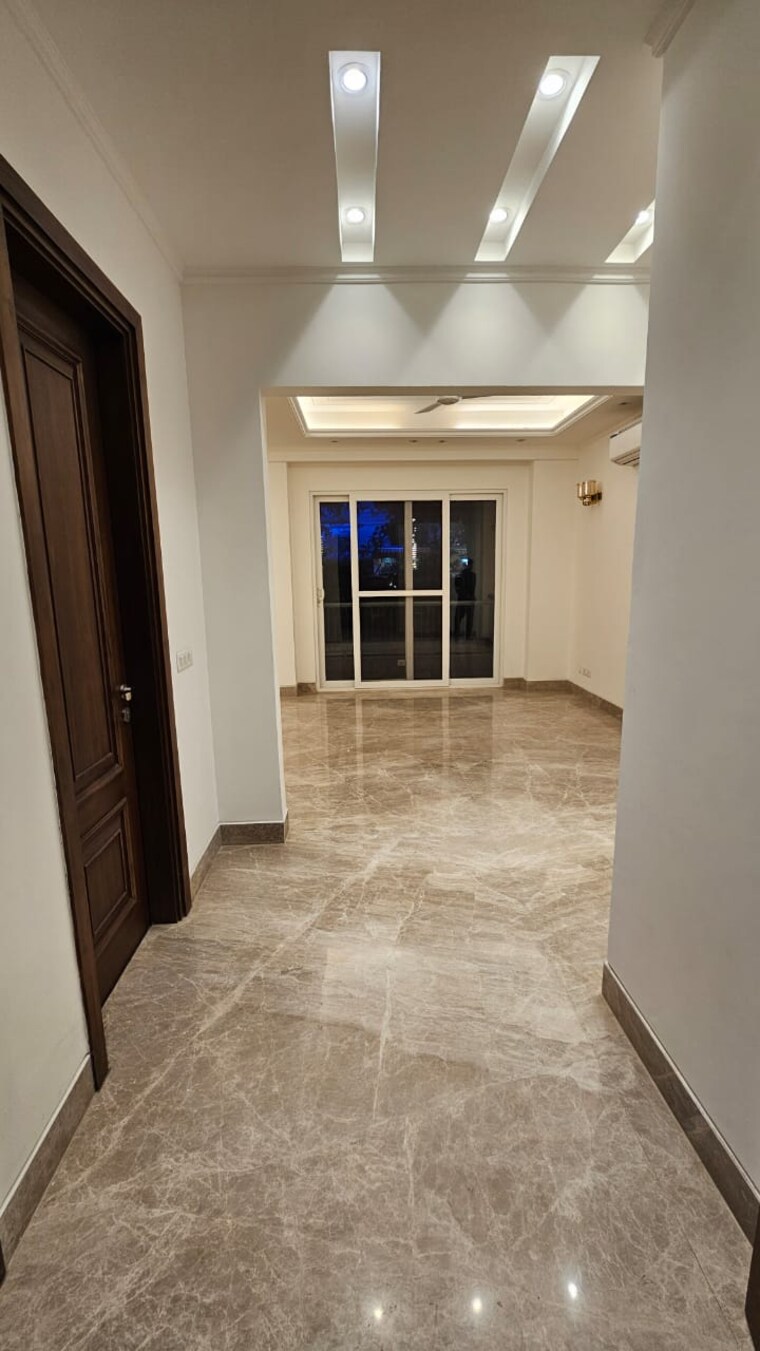 Room, green park extension 4 Bedroom 3600 Sq.Ft. Apartment In Green Park Extension Delhi 9631841