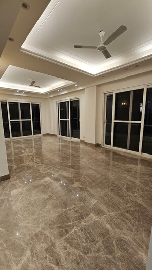 Parking in 4 BHK Apartment at Green Park Extension – for Rent