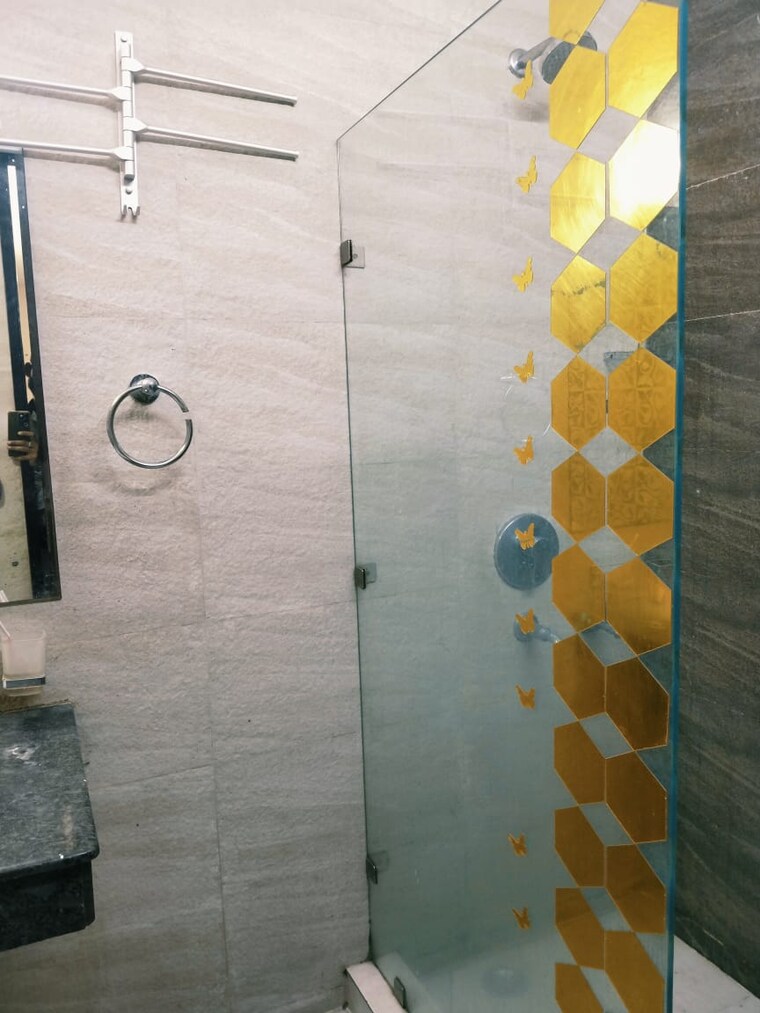 Bathroom, ss-mayfield-gardens 3 Bedroom 1750 Sq.Ft. Builder Floor In Sector 51 Gurgaon 9631858