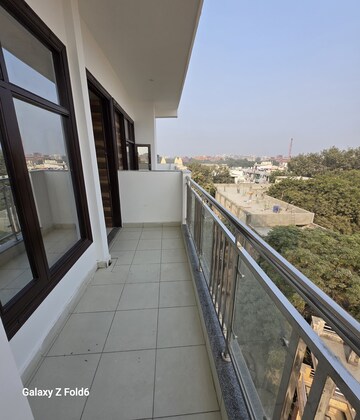 Balcony in 1 BHK Builder Floor at Chattarpur – for Rent