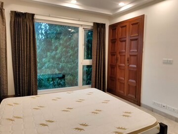 Room in 4 BHK Apartment at Hauz Khas Enclave – for Rent