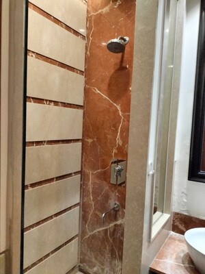 Furnished Amenities in 4 BHK Apartment at Hauz Khas Enclave – for Rent