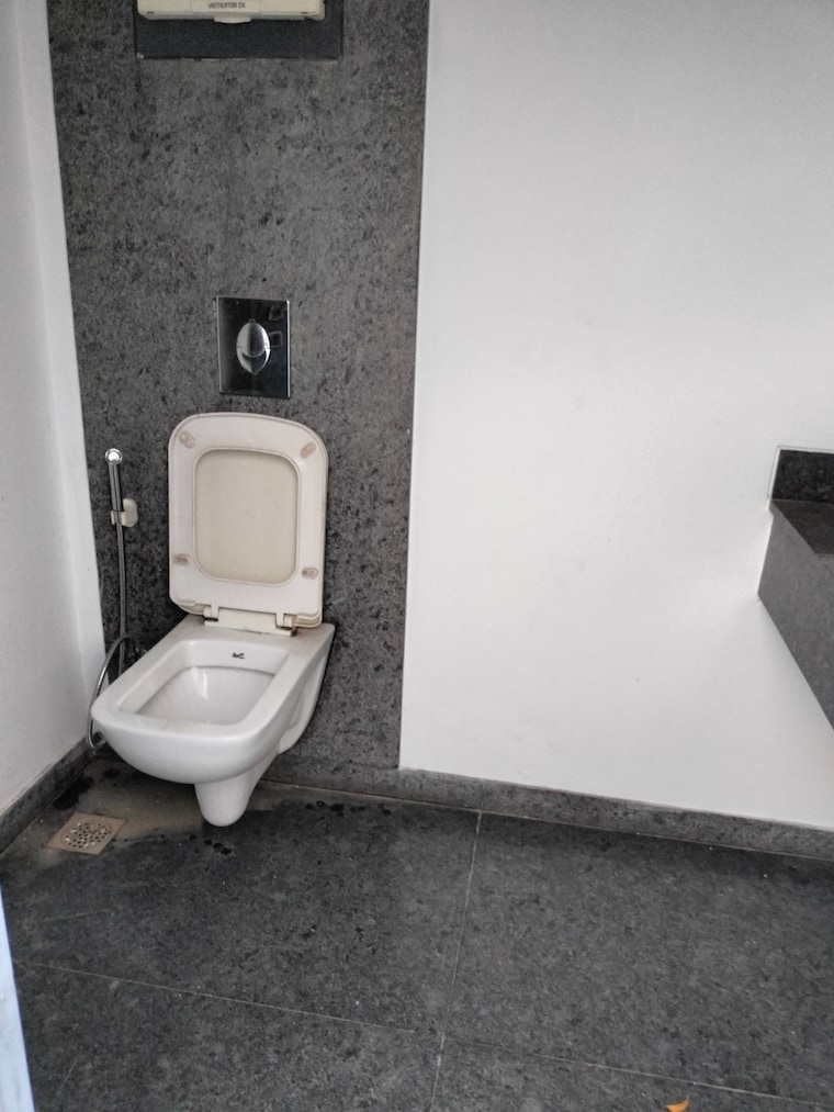 Bathroom, hauz khas enclave 4 Bedroom 3600 Sq.Ft. Apartment In Hauz Khas Enclave Delhi 9631846