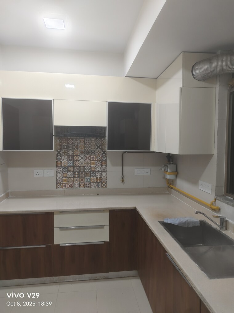 Kitchen, smart-world-orchard 3 Bedroom 1680 Sq.Ft. Apartment In Sector 61 Gurgaon 9631887