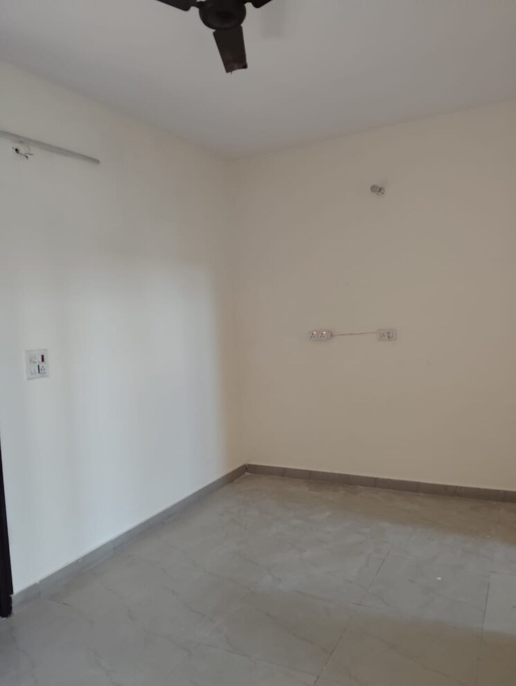 Room, sector 40 2 Bedroom 1850 Sq.Ft. Independent House In Sector 40 Gurgaon 9631902