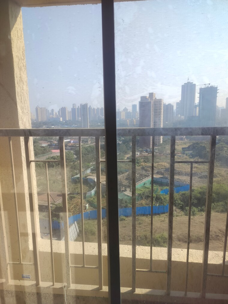 Swimming Pool, metropolis-bayside 1 Bedroom 370 Sq.Ft. Apartment In Kasarvadavali Thane 9631913