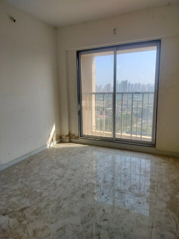 Room in 1 BHK Apartment at Metropolis Bayside, Kasarvadavali – for Rent