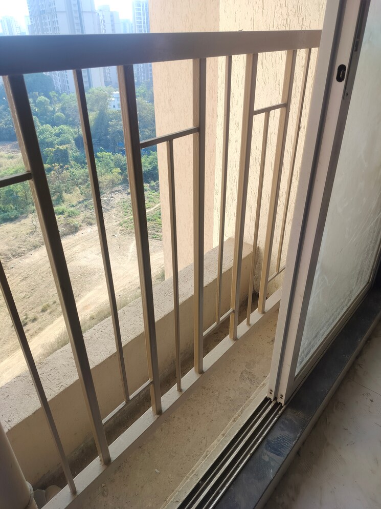 Balcony, metropolis-bayside 1 Bedroom 370 Sq.Ft. Apartment In Kasarvadavali Thane 9631913