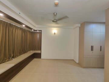 Room in 3.5 BHK Apartment at Bhartiya Nikoo Homes Phase 2, Thanisandra Main Road – for Rent