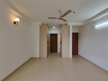 Room in 3.5 BHK Apartment at Bhartiya Nikoo Homes Phase 2, Thanisandra Main Road – for Rent