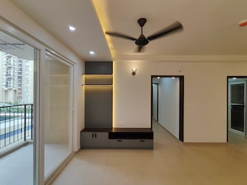 Room in 3.5 BHK Apartment at Bhartiya Nikoo Homes Phase 2, Thanisandra Main Road – for Rent
