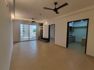 Room in 3.5 BHK Apartment at Bhartiya Nikoo Homes Phase 2, Thanisandra Main Road – for Rent