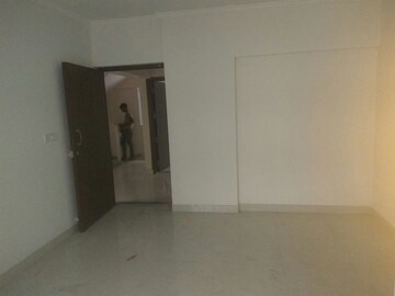 Room in 2 BHK Apartment at Agarwal Infinity Height, Malad West – for Rent