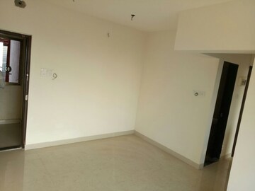 Room in 2 BHK Apartment at Agarwal Infinity Height, Malad West – for Rent