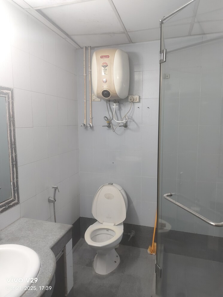 Bathroom, hbh-galaxy-apartments 3 Bedroom 2550 Sq.Ft. Apartment In Sector 43 Gurgaon 9631958