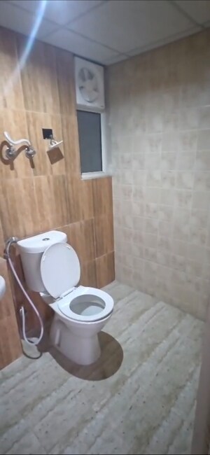 Bathroom in 2.5 BHK Apartment at Mahagun Mantra II, Sector 10 Greater Noida – for Rent