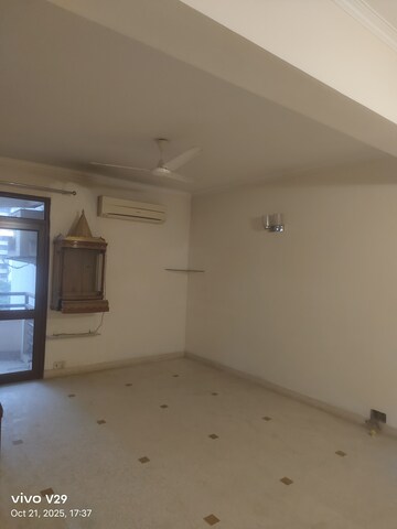 4 BHK Apartment For Rent in Bhawna Apartment, Sector 43