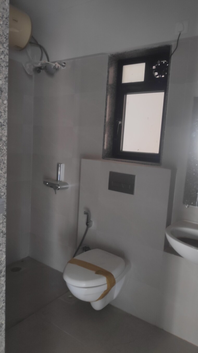 Bathroom, kanakia-spaces-zen-world 2 Bedroom 759 Sq.Ft. Apartment In Kanjurmarg East Mumbai 9632023