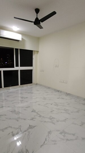 Room in 3 BHK Apartment at Group Seven Rushi Heights, Goregaon East – for Rent