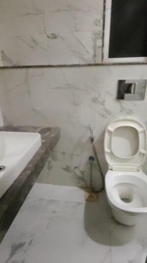Bathroom in 3 BHK Apartment at Group Seven Rushi Heights, Goregaon East – for Rent