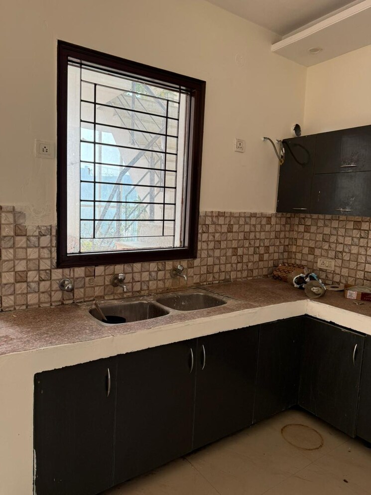 Kitchen, dhakoli 2 Bedroom 900 Sq.Ft. Apartment In Dhakoli Zirakpur 9632075